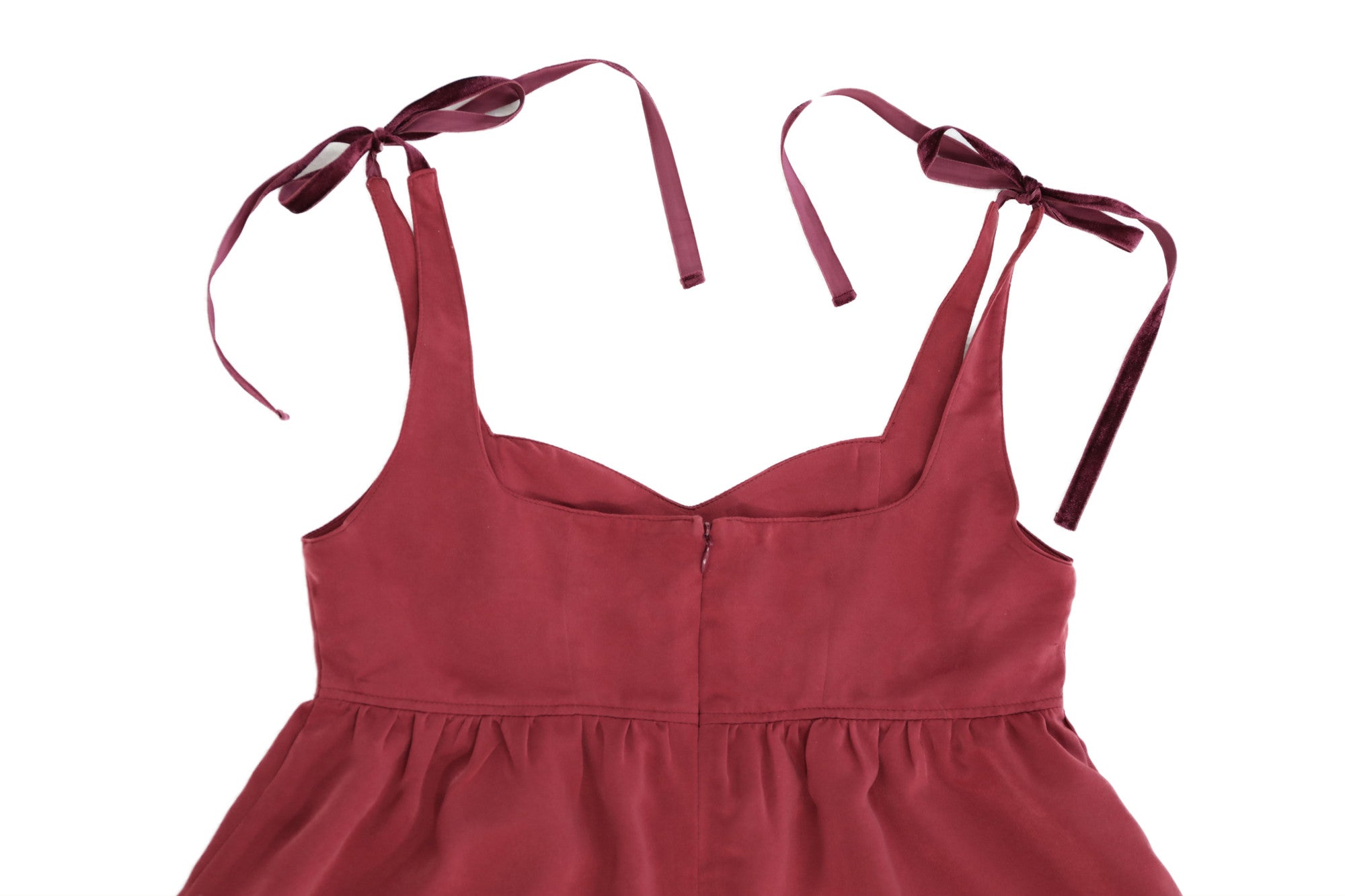 <transcy>camisole ribbon tops / mini skirt</transcy>